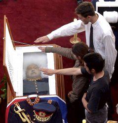 Este SÍ que es el funeral de un dictador